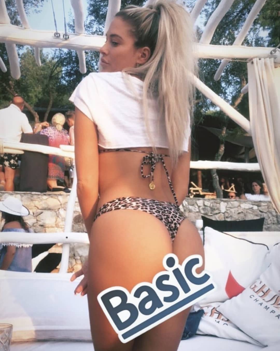 Kelly Kelly Barbie Blank Shows Off Her Picture Perfect Butt On Instagram 2018