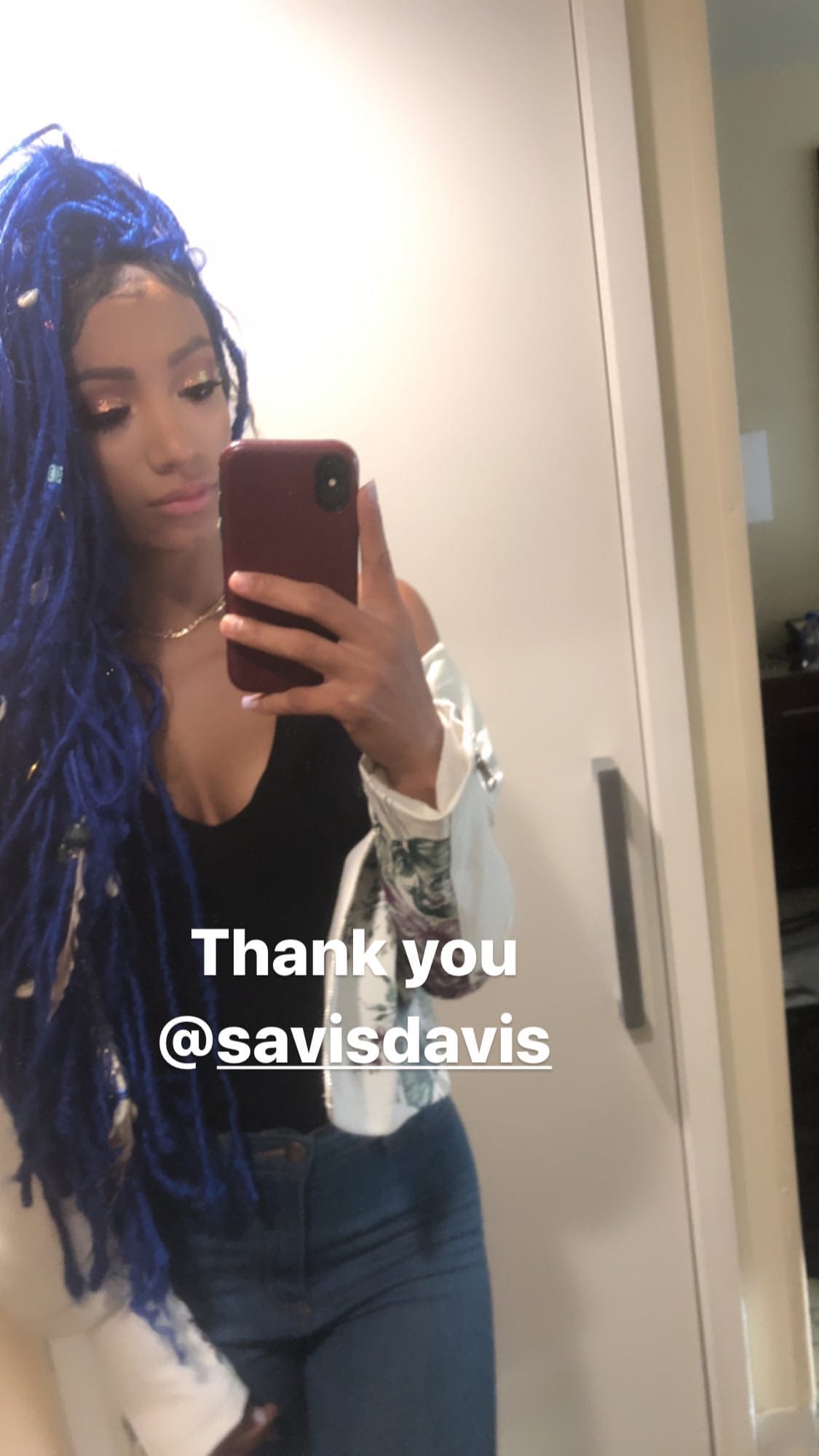 Sasha Banks Shows Off Her New Hairstyle (Photos)