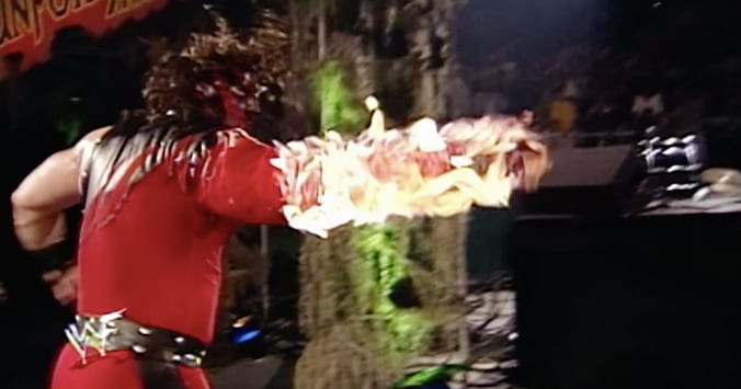 LOS WORLD'S TAG TEAM COLLIDE Kane-On-Fire-In-The-1st-Ever-Inferno-Match-With-The-Undertaker-WWF-Unforgiven-1998