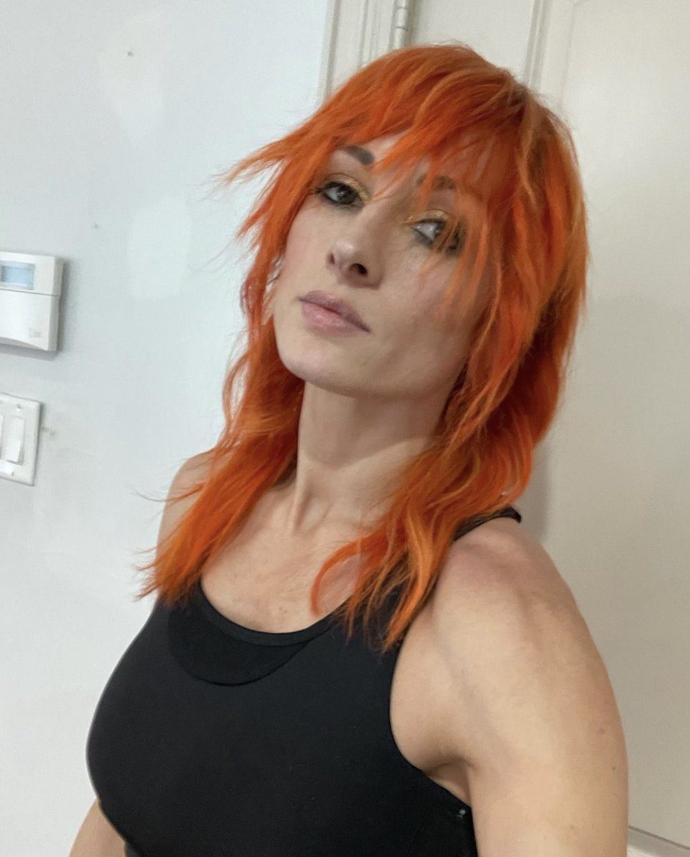 Becky Lynch New Hairstyle After Bianca Belair Hair Cut WWE RAW Before WrestleMania 38 - 1