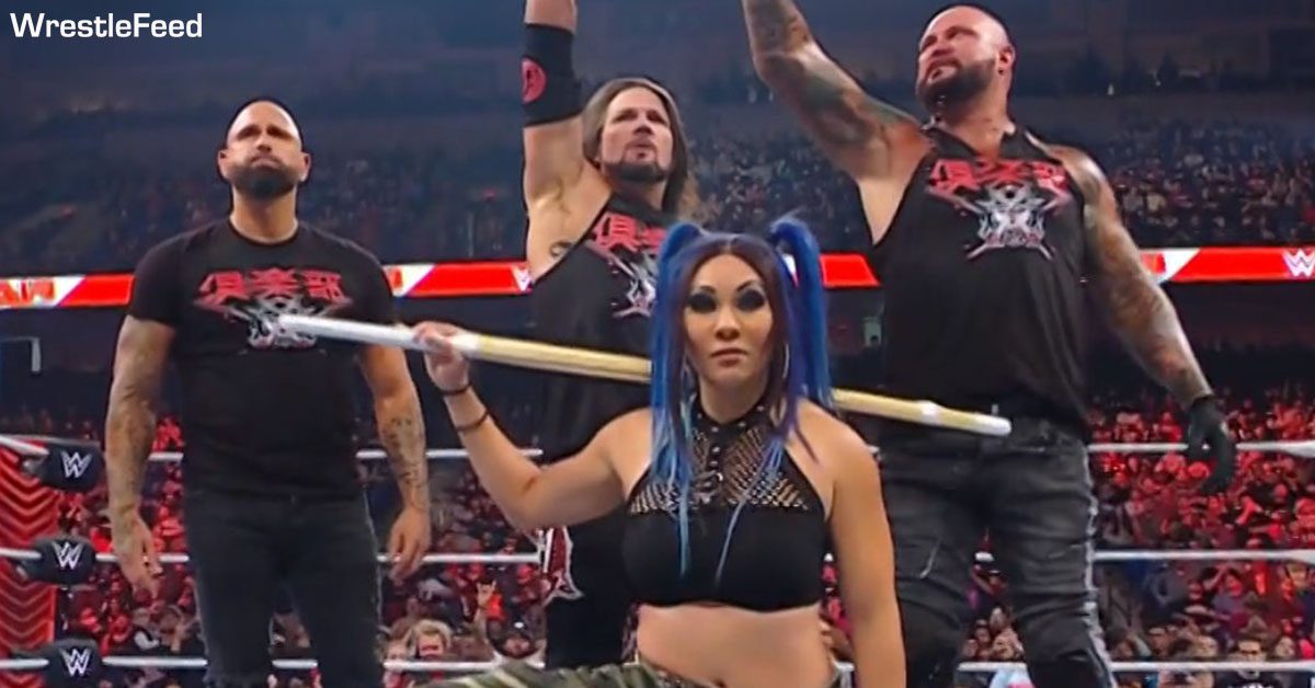 Mia Yim returns to WWE on RAW November 7 2022 joins forces with The OC AJ Styles Luke Gallows Karl Anderson WrestleFeed App