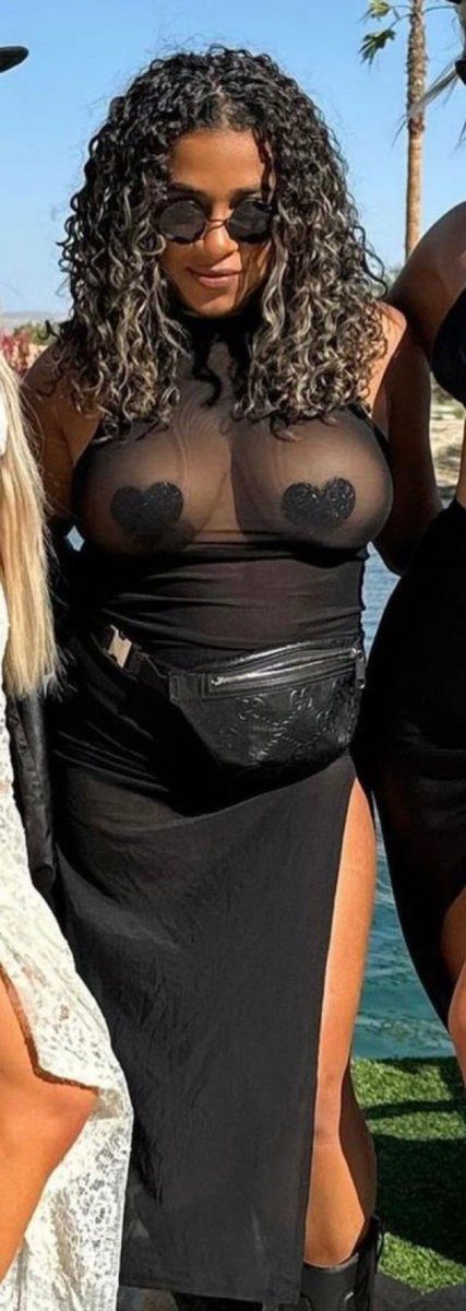 JoJo Offerman Revealing Dress Boobs Breasts Tits Hot Sexy April 2024