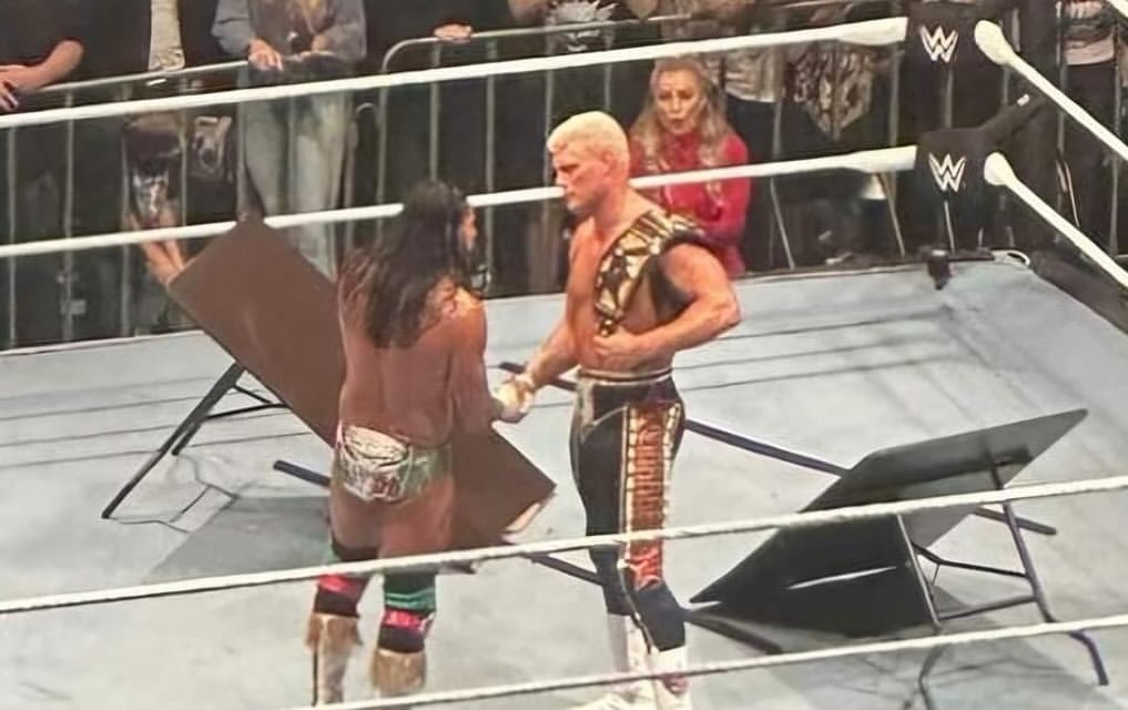 Santos Escobar vs Cody Rhodes Undisputed Championship Match WWE Live Event Main Event Mexico City July 13 2024 WrestleFeed App