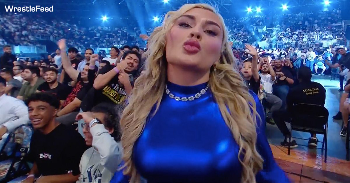 Update On Who Paid For Women's Ring Gear For Royal Rumble - WWF Old School